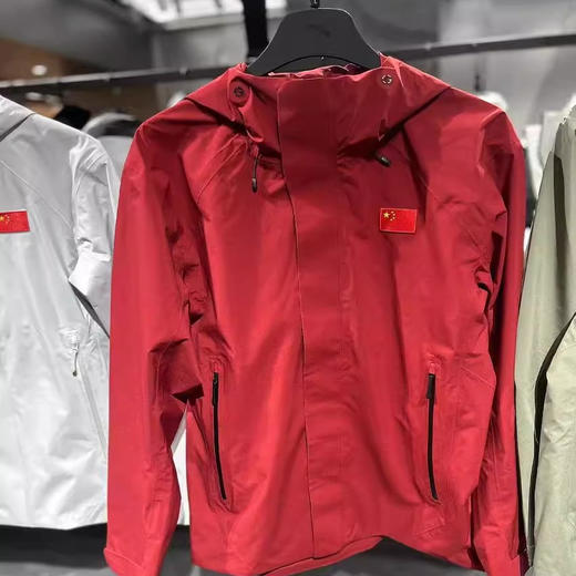 安踏冠军户外徒步系列 山锋防水透湿男士硬壳2L冲锋衣 152510626 商品图1