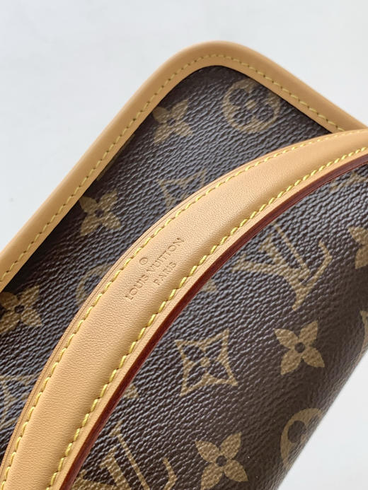 秋冬特惠💰1130 渠道级LV 【全钢五金 MB163c01变码芯片】te级LV 全套包装 M83298老花 女士斜挎包 商品图5