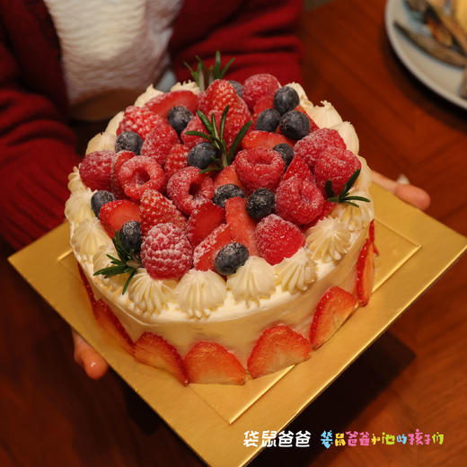 【袋鼠爸爸去哪儿 |西安海荣JW万豪酒店-- 1磅水果蛋糕】动物奶油时令水果蛋糕，五星级酒店出品，严选原材料和新鲜水果，蛋糕胚松软美味。生日、庆功宴、下午茶或聚餐等多场景都适合~ 商品图3