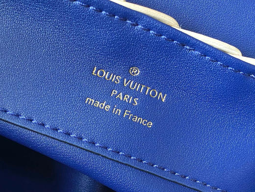 秋冬特惠💰1700 渠道级LV 新品 te级LV 动态芯片 N85520/M48865深蓝鳄鱼竹篮 本款Capucines手袋 商品图7