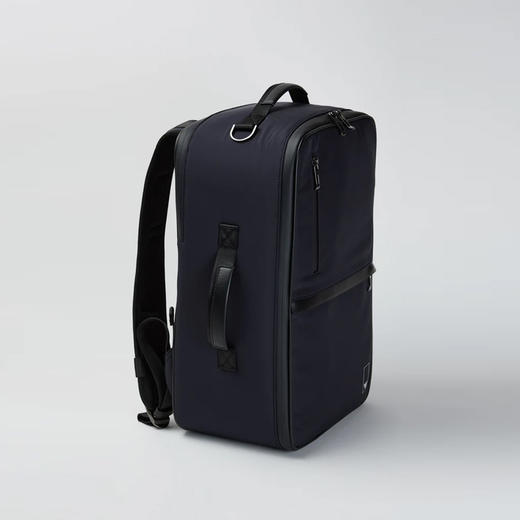 EMPORIO ARMANI 阿玛尼 男士小鹰徽标贴片尼龙双肩包 深蓝色 EM001221 AF19588 UB118 商品图1