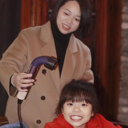 性能对标千元机 名牌同款笙观高速吹风机 花小钱办大事 六个风嘴 满足不同发型 商品图1