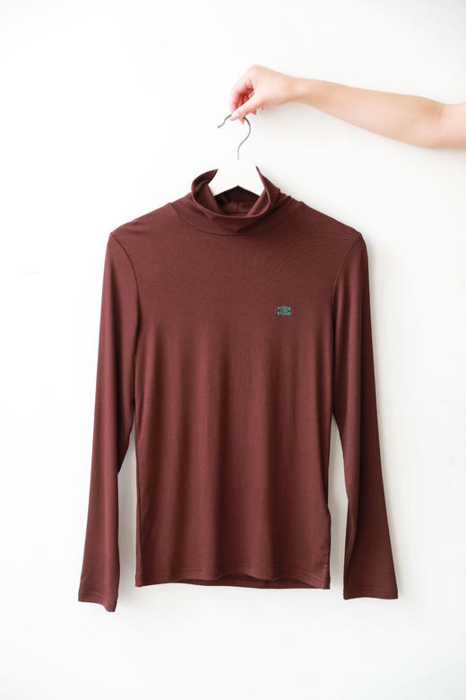 摩登肌理打底衫，胸口小标刺绣。高领设计法式名媛长袖衫C112460 商品图7