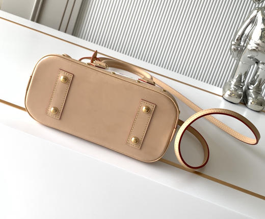 秋冬特惠💰1330 渠道级LV【全钢五金 MB163c01变码芯片】te级LV 全套包装 M13078白三彩贝壳 本款 Alma BB 手袋 商品图3