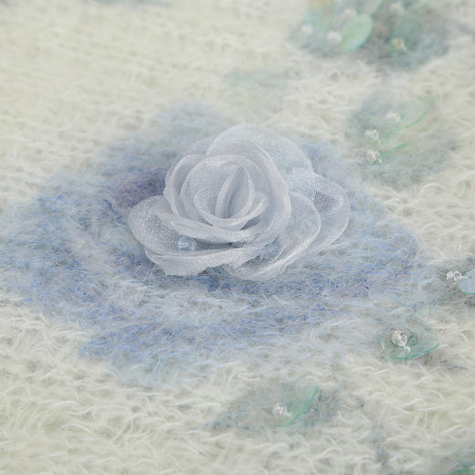 QH606斯尔丽25新款慵懒甜美软糯女人味立体花宽松显瘦上衣 商品图5