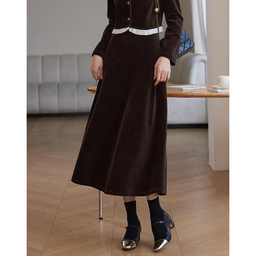 【年终特卖】熙世界经典优雅赫本风伞裙女2025冬季新款A摆收腰显瘦半身裙 商品图0