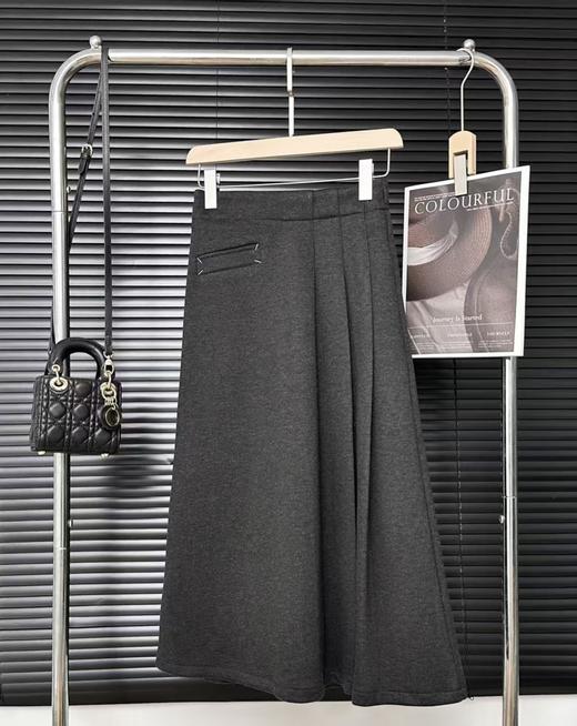 冬季软糯厚款遮胯显瘦百褶智性半身裙 商品图11