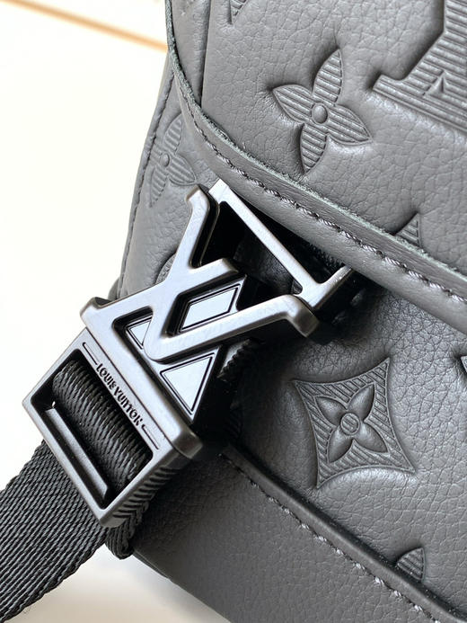 秋冬特惠💰1350 渠道级LV【全钢五金 MB163c01变码芯片】teLV 全套包装 M25121全皮压花 本款Voyager小号邮差包 商品图5