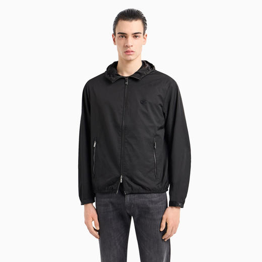 【五】EMPORIO ARMANI 阿玛尼 男士带兜帽和徽标贴片的防水尼龙外套 黑色 8N1BQ0 1NZQZ 0999 商品图1