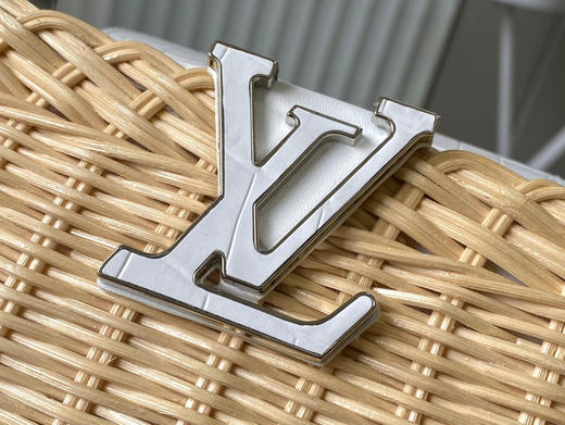 秋冬特惠💰1700 渠道级LV 新品 te级LV 动态芯片 N85520/M48865白鳄鱼竹篮 本款Capucines手袋 商品图3