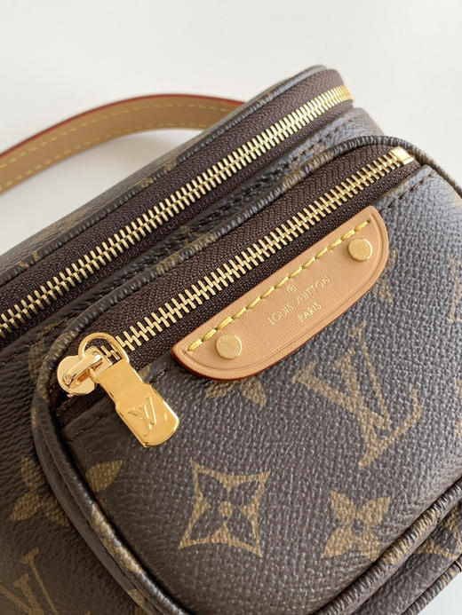 秋冬特惠💰1150 渠道级LV【全钢五金 动态变码芯片】te级LV 全套包装 M82335老花 本款Mini Bumbag手袋 商品图4