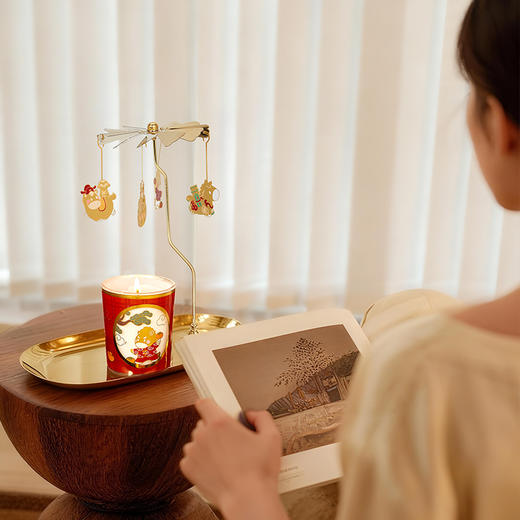 大英博物馆 新年系列 马到成功 蜡烛走马灯香氛礼盒 商品图3