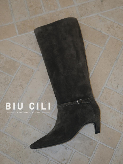 「大女主」原创设计非对称宽筒猫跟麂皮反绒长靴 商品图2