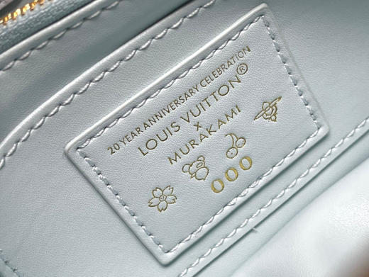 秋冬特惠💰1650 渠道级LV 新品 te级LV 动态芯片 M13707/48865浅灰蓝彩虹二合一链条款 本款Capucines East West手袋 商品图7