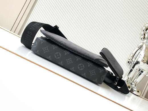 秋冬特惠💰1270 渠道级LV【全钢五金 MB163c01变码芯片】te级LV 全套包装 M69443 黑花三件套 男士挎包 商品图3