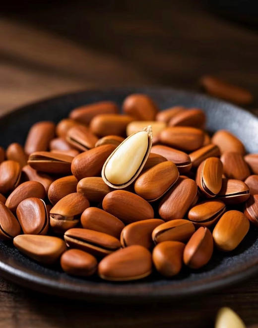 💥炸穿底价💰29.9到手6袋【君味唻开口松子】🌰天然醇厚松木爆香，入口油润不腻越嚼越上头😋 ✅ 源自东北红松🌲人工精挑细选👐琥珀外衣一剥秒掉🍯，雪白油润果肉嫩到流油💦 商品图1