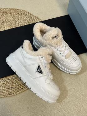 普拉达 加绒款 毛里休闲运动鞋（ZX*DBG）