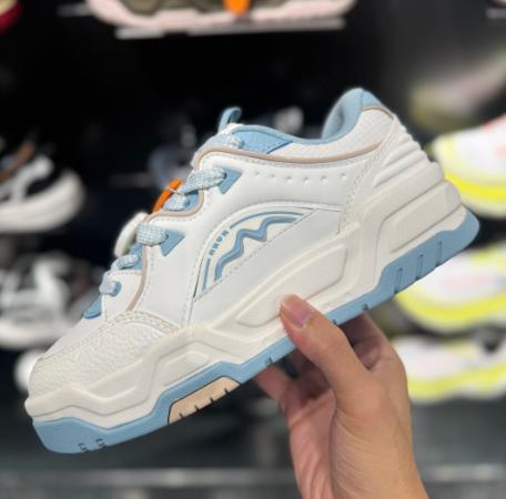 安踏凹凸面包鞋增高板鞋秋季新款女低帮潮流运动休闲鞋122548070 商品图0