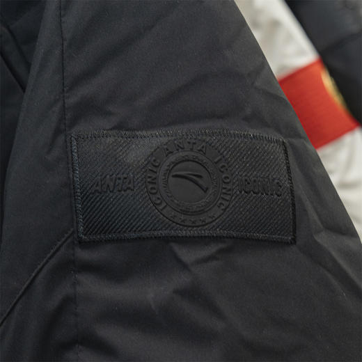 安踏凯里欧文系列运动羽绒服男2025冬季新款连帽外套172548903 商品图3