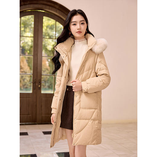 【年终特卖】熙世界狐狸大毛领羽绒服中长款高级感保暖连帽冬季外套2025新款 商品图2