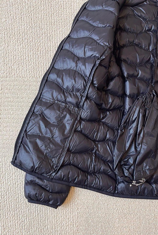 1124-3 渠道货 EA女士 shell夹克 轻薄排骨冲绒 可收纳 立领轻羽绒  只有黑色 商品图8
