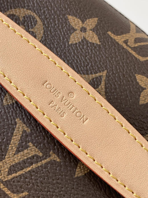 秋冬特惠💰1160 渠道级LV【全钢五金 变码芯片】te级LV 全套包装 M43644老花 男士腰包斜挎包 商品图6