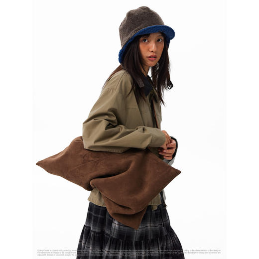 CryingCenter  反毛皮饺子红棕色单肩斜跨包大饺包 哭喊中心 商品图0