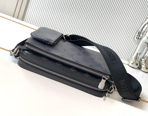 秋冬特惠💰1270 渠道级LV【全钢五金 MB163c01变码芯片】te级LV 全套包装 M69443 黑花三件套 男士挎包 商品图6