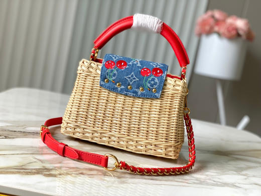 秋冬特惠💰1650 渠道级LV 新品 te级LV 动态芯片 LV X TM CAPUCINES 手袋 M14295/M48865红色樱桃竹篮 本款Capucines手袋 商品图2