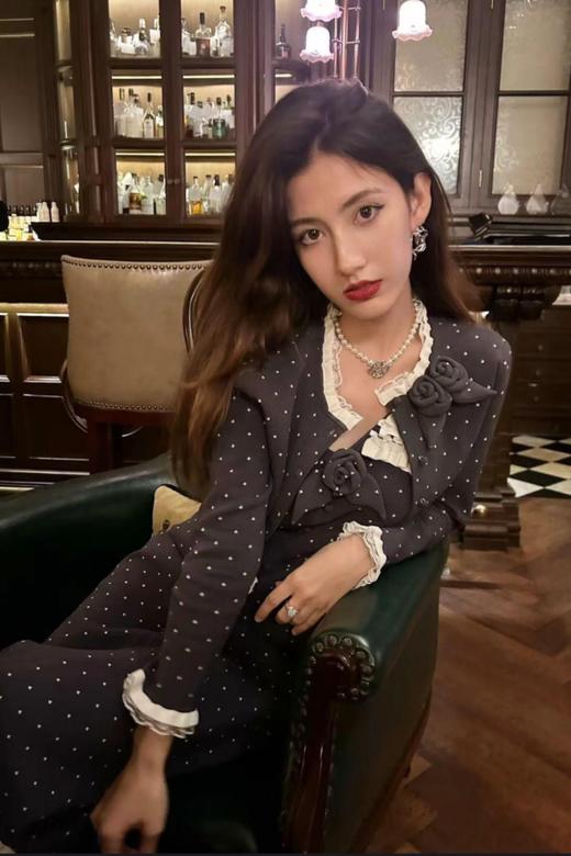 SIA SAYLOR 波点蕾丝拼接针织开衫吊带裙套装 21825 商品图6