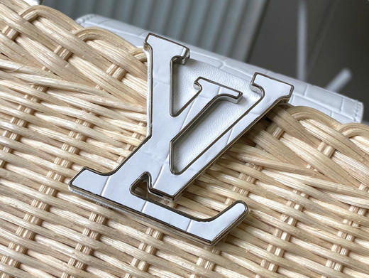 秋冬特惠💰1600 渠道级LV 新品 te级LV 动态芯片 N85520/M48865白鳄鱼竹篮 本款Capucines手袋 商品图3