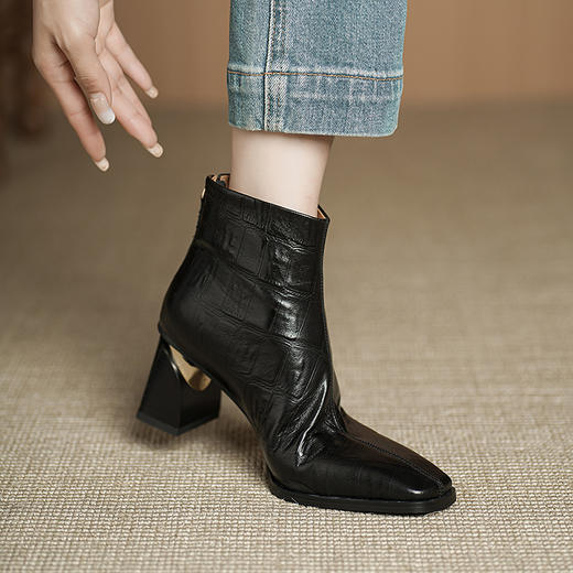【预售5天】法式复古方头真皮短靴加绒保暖马丁靴黑色高跟女靴&2568 商品图1