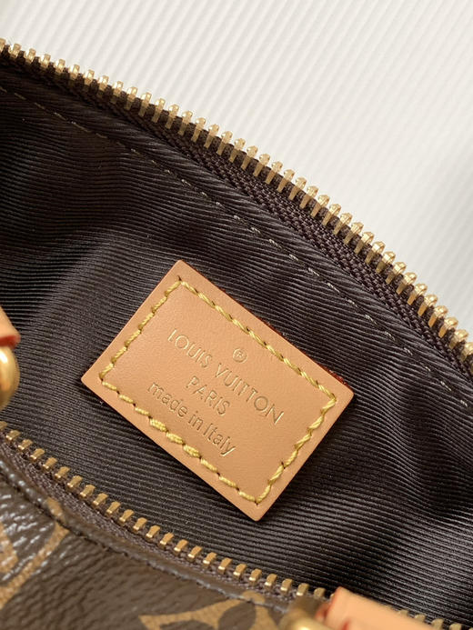 秋冬特惠💰1300【全钢五金 MB163c01变码芯片】te级LV 全套包装 M12617狗狗包 本款 Pooch Bag 手袋 商品图8