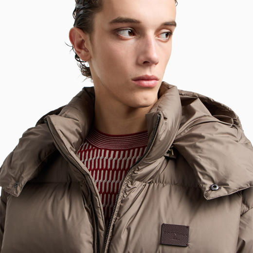 EMPORIO ARMANI 阿玛尼 男士徽标贴片防水绗缝防撕裂尼龙连帽羽绒服 淡褐色 EM003050 AF18231 U6189 商品图3
