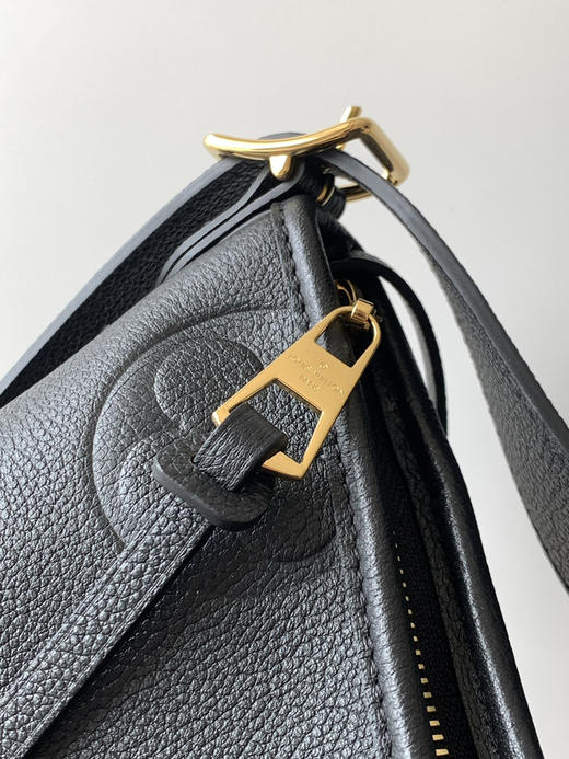 秋冬特惠💰1490 渠道级LV【全钢五金 MB163c01变码芯片】te级LV 全套包装 M46288黑 本款CarryAll 小号手袋 商品图6