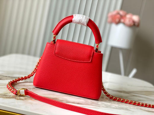 秋冬特惠💰1600 渠道级LV 新品 te级LV 动态芯片 M13250/M48865红樱桃拼金扣链条 本款Capucines手袋 商品图2