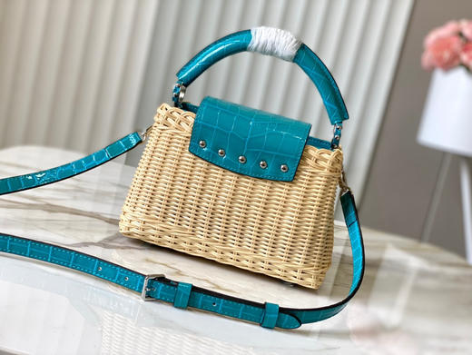 秋冬特惠💰1600 渠道级LV 新品 te级LV 动态芯片 N85520/M48865孔雀绿鳄鱼竹篮 本款Capucines手袋 商品图2