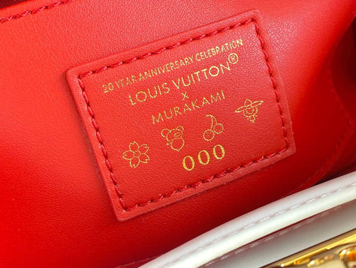 秋冬特惠💰1550 渠道级LV 新品 te级LV 动态芯片 M13251/M48865白拼樱桃链条 本款Capucines手袋 商品图6