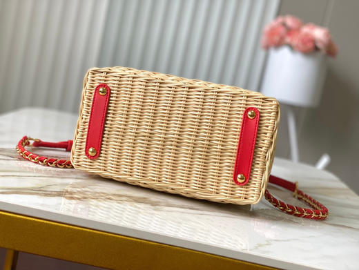 秋冬特惠💰1750 渠道级LV 新品 te级LV 动态芯片 LV X TM CAPUCINES 手袋 M14295/M48865红色樱桃竹篮 本款Capucines手袋 商品图8