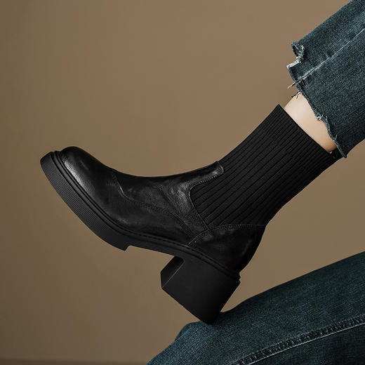 【预售5天】圆头马丁靴小个子厚底粗跟短靴子秋季新款复古风毛线筒大码女靴子HY-3889 商品图1