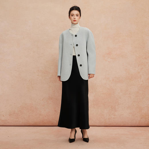 QH962斯尔丽2025新款圆领老钱风松弛感简约宽松保暖显高显瘦大衣 商品图3