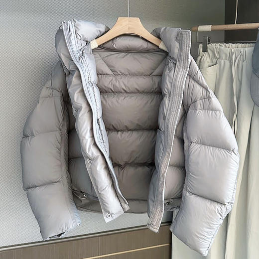 下单3-5天发货！HYC 冰淇淋云朵泡芙羽绒服 短款连帽/中长款连帽  90白鸭绒    显瘦保暖 充绒厚实如泡芙一样蓬松柔软 商品图9