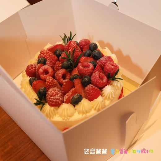 【袋鼠爸爸去哪儿 |西安海荣JW万豪酒店-- 1磅水果蛋糕】动物奶油时令水果蛋糕，五星级酒店出品，严选原材料和新鲜水果，蛋糕胚松软美味。生日、庆功宴、下午茶或聚餐等多场景都适合~ 商品图2