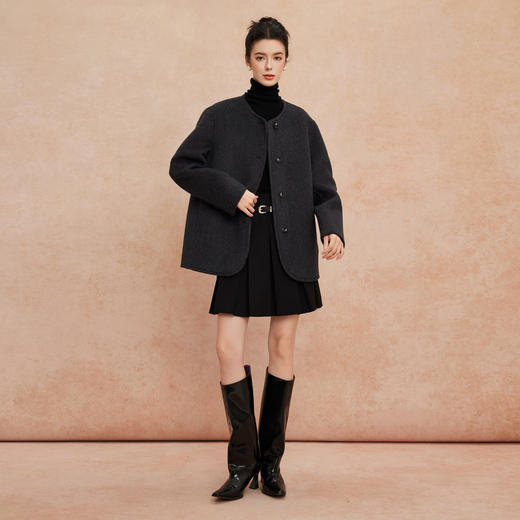 QH962斯尔丽2025新款圆领老钱风松弛感简约宽松保暖显高显瘦大衣 商品图11