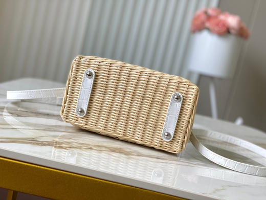 秋冬特惠💰1600 渠道级LV 新品 te级LV 动态芯片 N85520/M48865白鳄鱼竹篮 本款Capucines手袋 商品图8