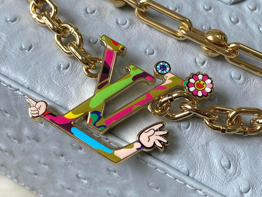 秋冬特惠💰1650 渠道级LV 新品 te级LV 动态芯片 M48865浅灰蓝鸵鸟二合一链条 本款 Capucines 手袋 商品图3