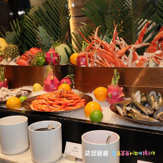 【袋鼠爸爸去哪儿 |西安海荣JW万豪酒店-海鲜自助午/晚餐可选】位于酒店38层JW厨房，坐拥迷人城景，环境静谧雅致。菜品种类丰富，可畅享融合中西的环球风味。一起来感受五星级酒店自助美食之旅~ 商品图4
