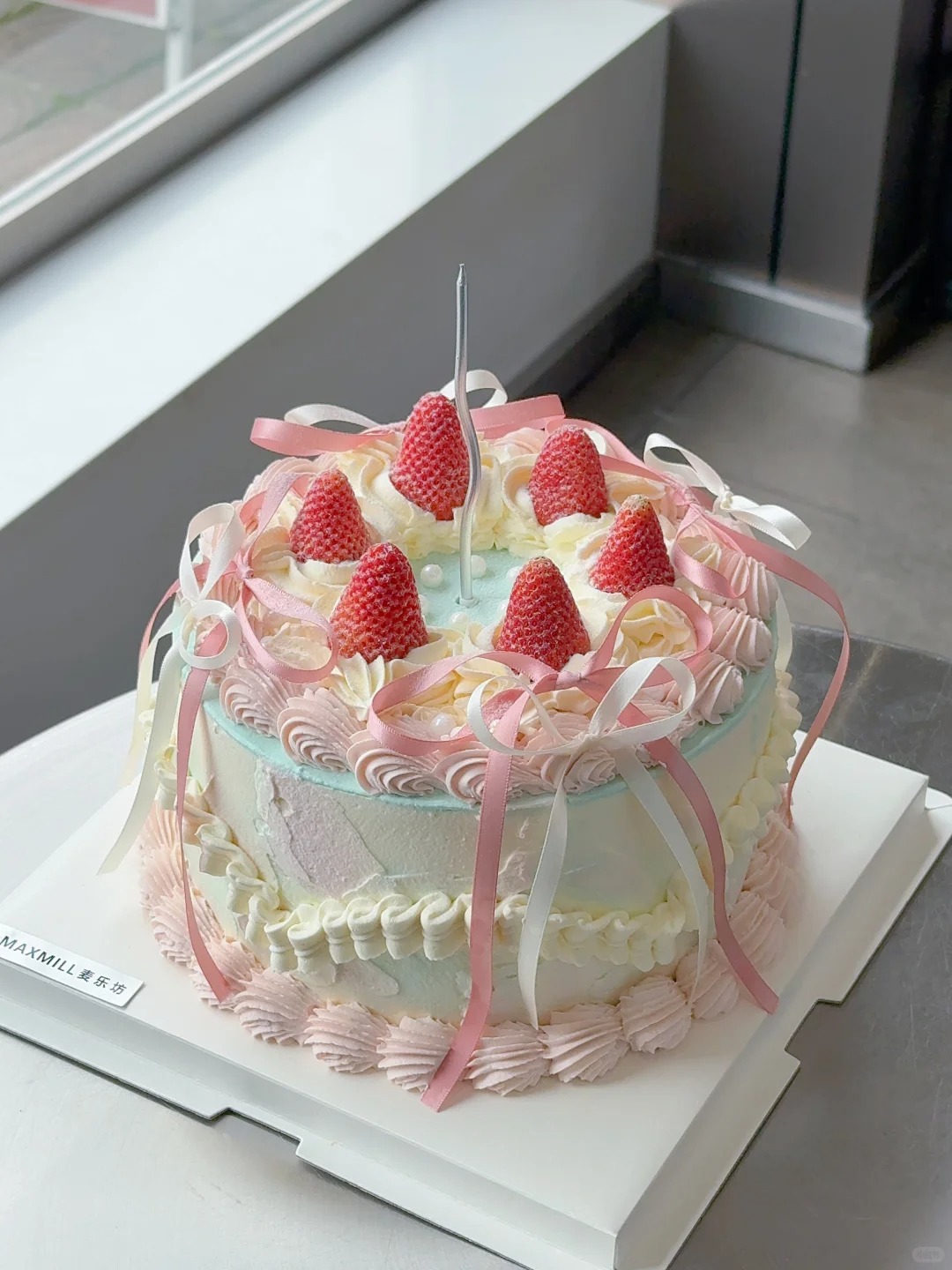 【周年庆精选】甜甜ins风草莓丝带蛋糕