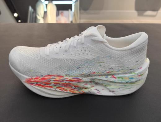 安踏 C202 6.0跑步鞋112535575R 商品图1