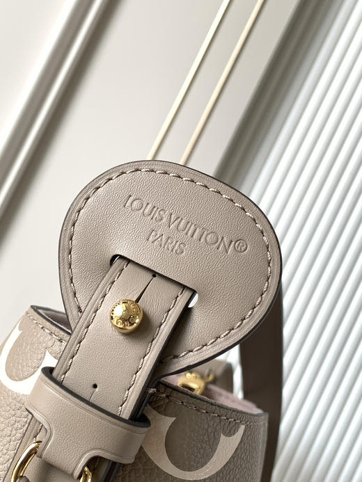 秋冬特惠💰1290 渠道级LV【全钢五金 MB163c01变码芯片】te级 全套包装 M13045大象灰压印 本款All In BB手袋 商品图6